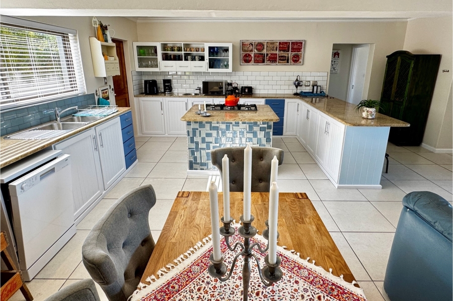 3 Bedroom Property for Sale in Yzerfontein Western Cape